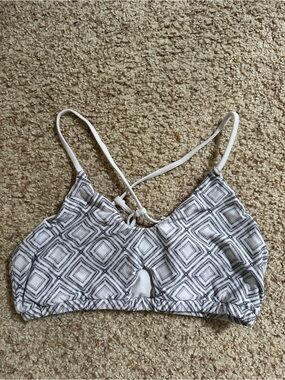 Wolven Sports Bra
